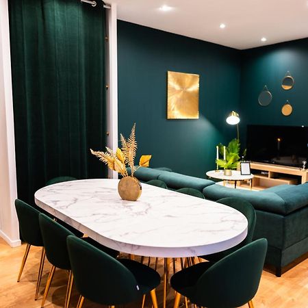 Grand Loft Familial 4 Chambres Avec Parking Prive Saumur Exterior foto